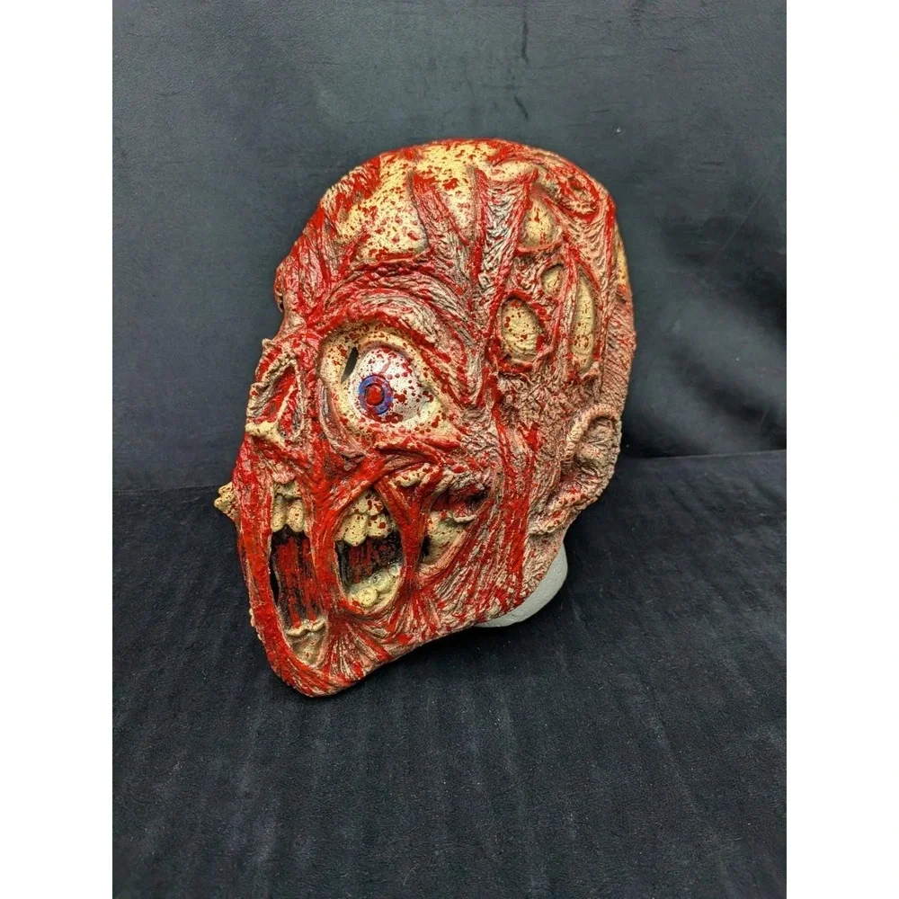 Vintage 2000 OOP Mask Illusions Halloween Gruesome Muscled Membrane Skull Mexico